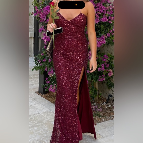 Beautiful Red Gown - Picture 1 of 5